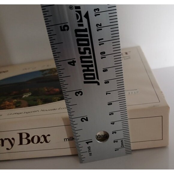 Vintage Rowntree Cardboar Dairy Box Chocolates Ingonish Beach Nova Scotia Canada - Picture 6 of 10